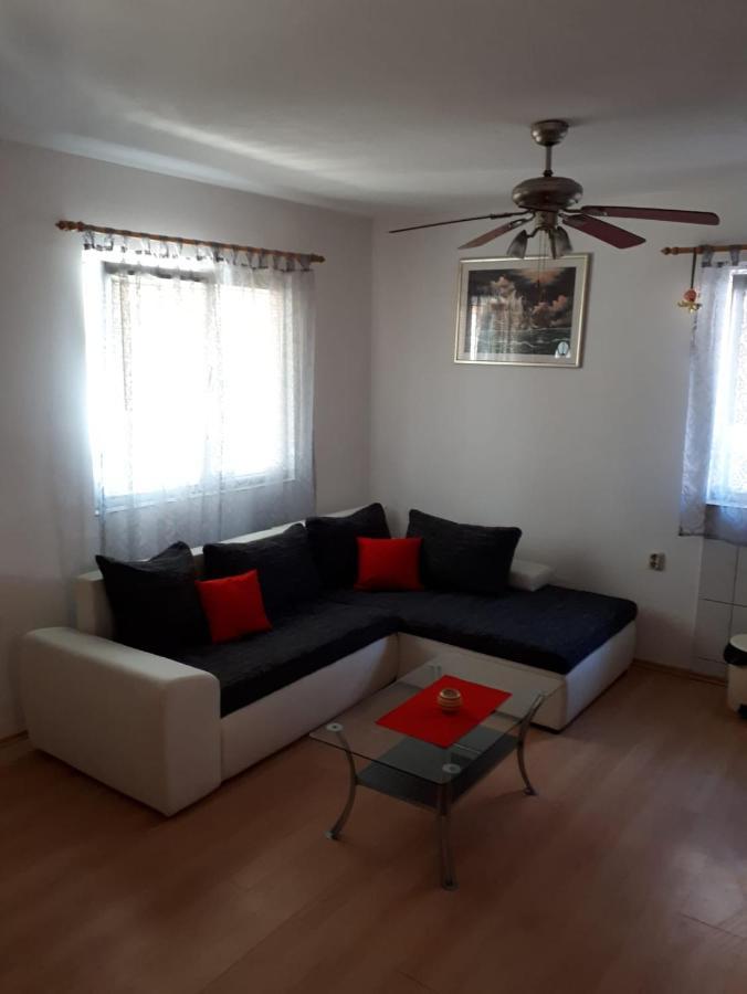 Apartmani Plesa 维尔 外观 照片